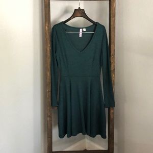 Green long sleeve dress